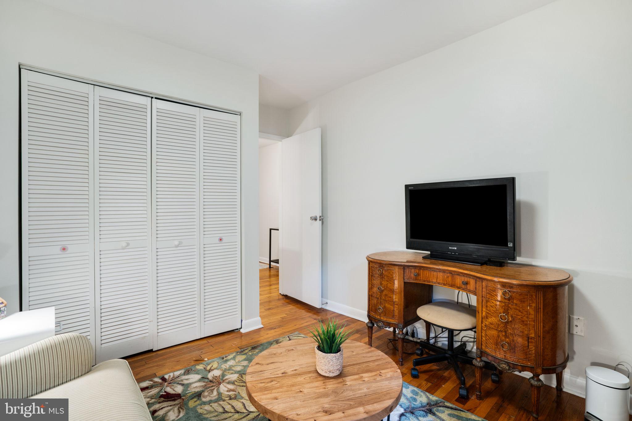 11560 WOODHOLLOW COURT