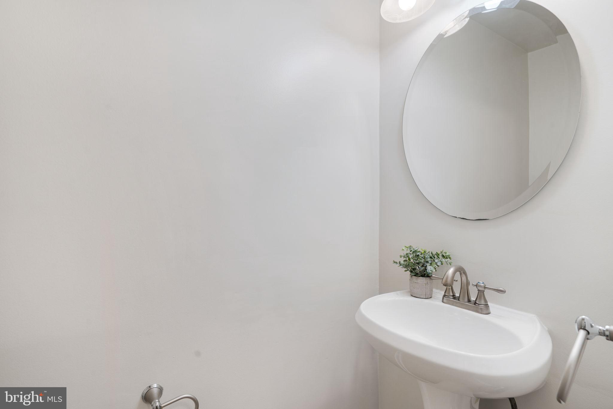 11560 WOODHOLLOW COURT