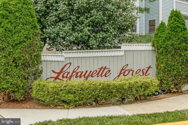 7718 LAFAYETTE FOREST DR #11