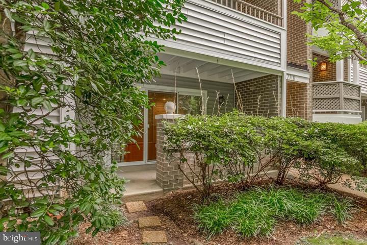 7718 LAFAYETTE FOREST DR #11