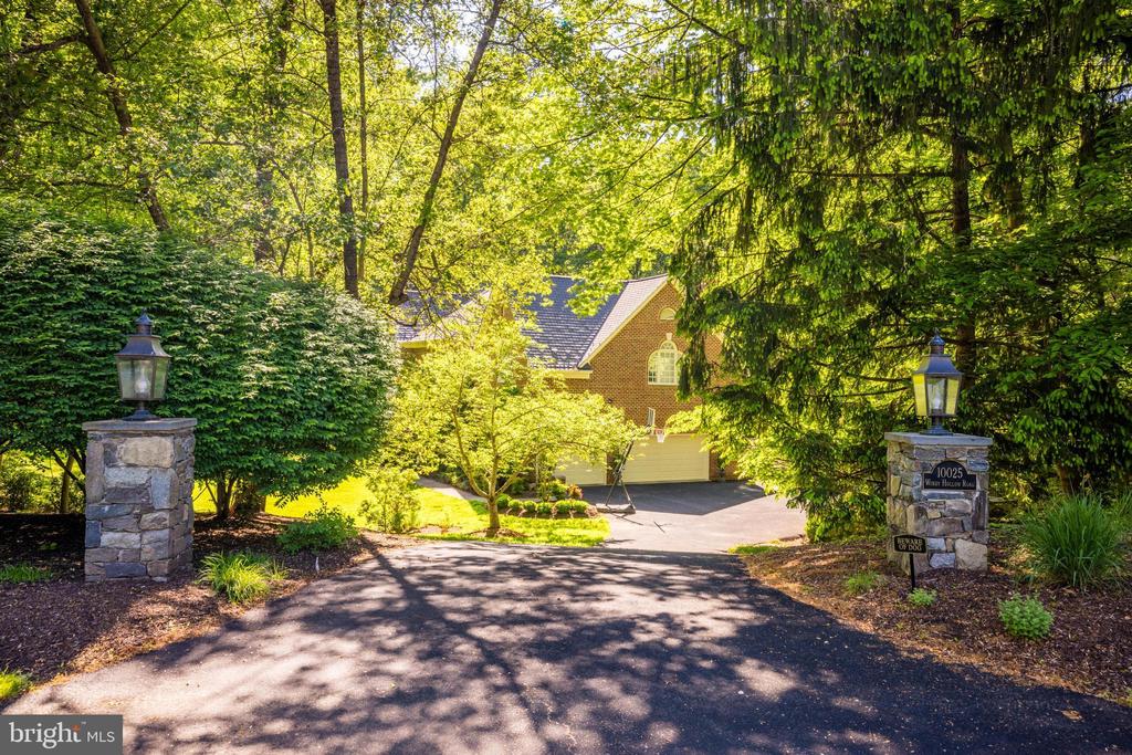 10025 Windy Hollow Rd
