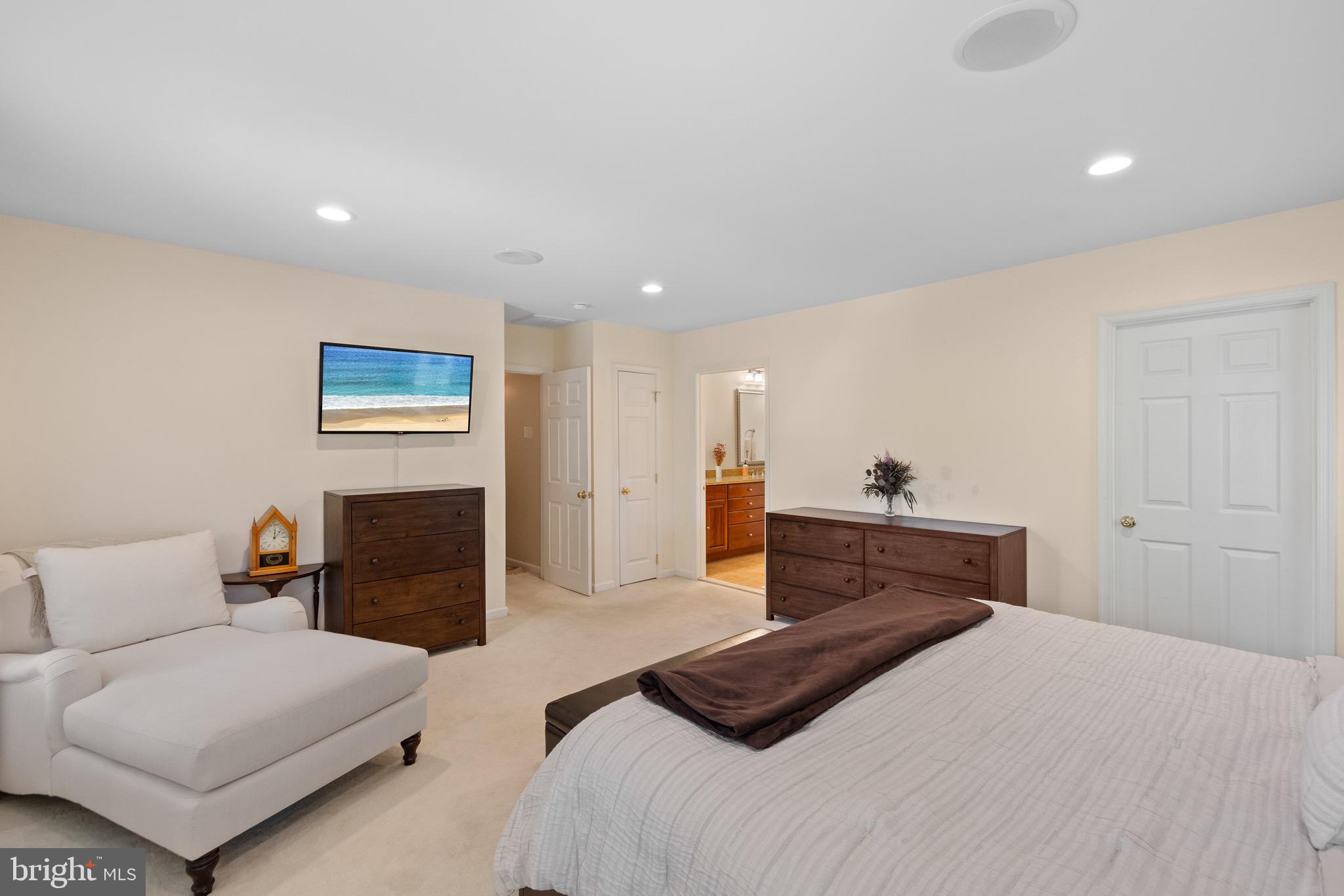 10033 GARRETT STREET