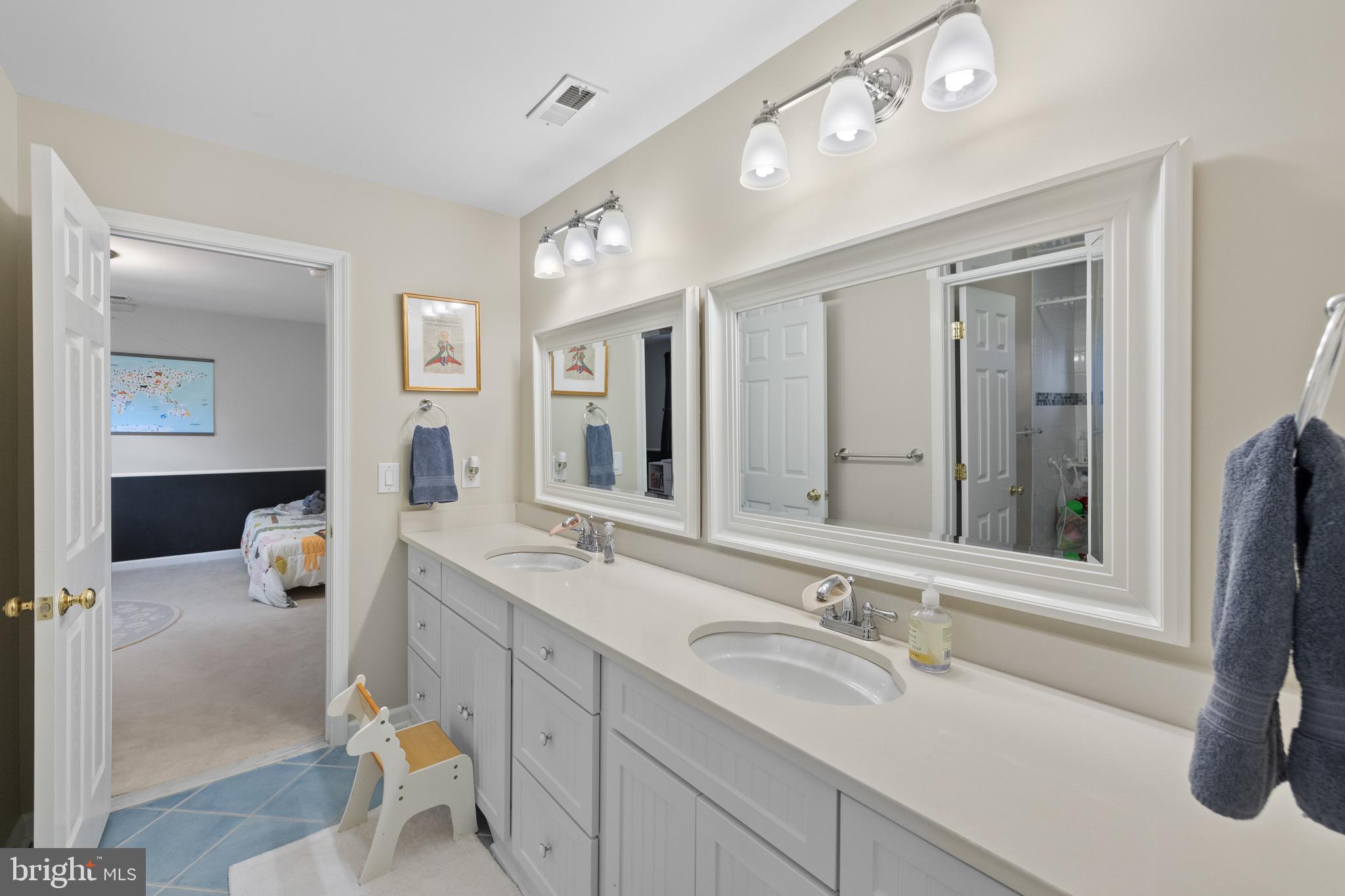 10033 GARRETT STREET