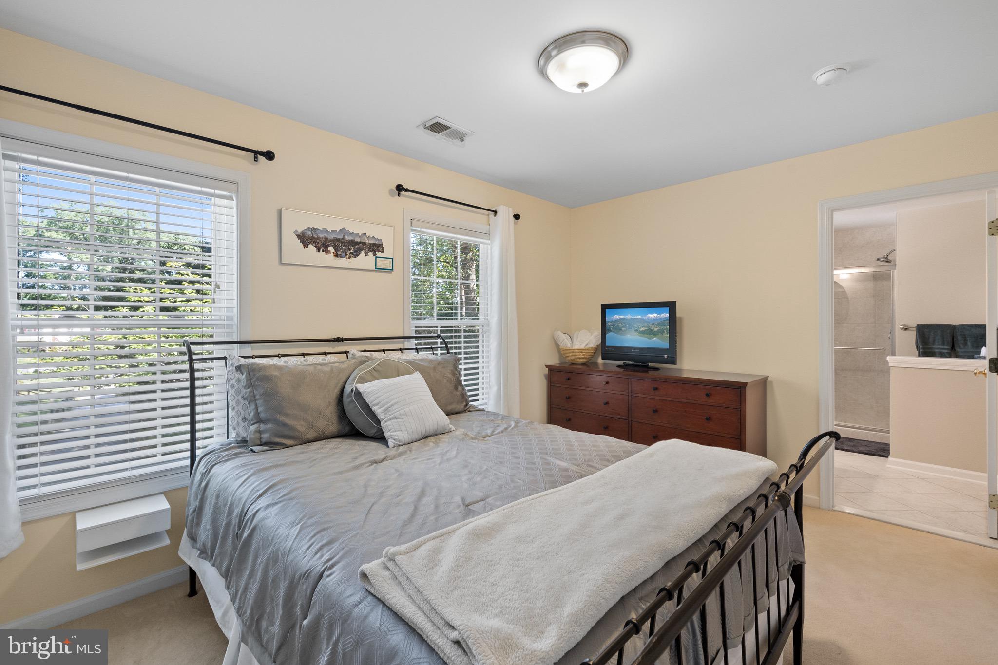 10033 GARRETT STREET