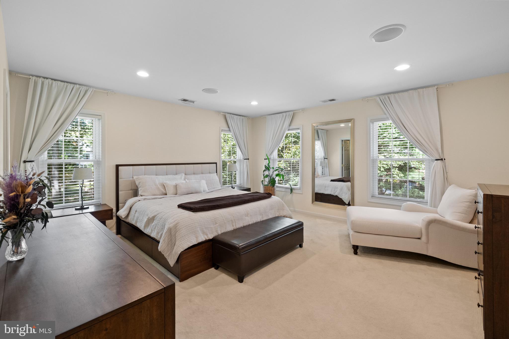 10033 GARRETT STREET