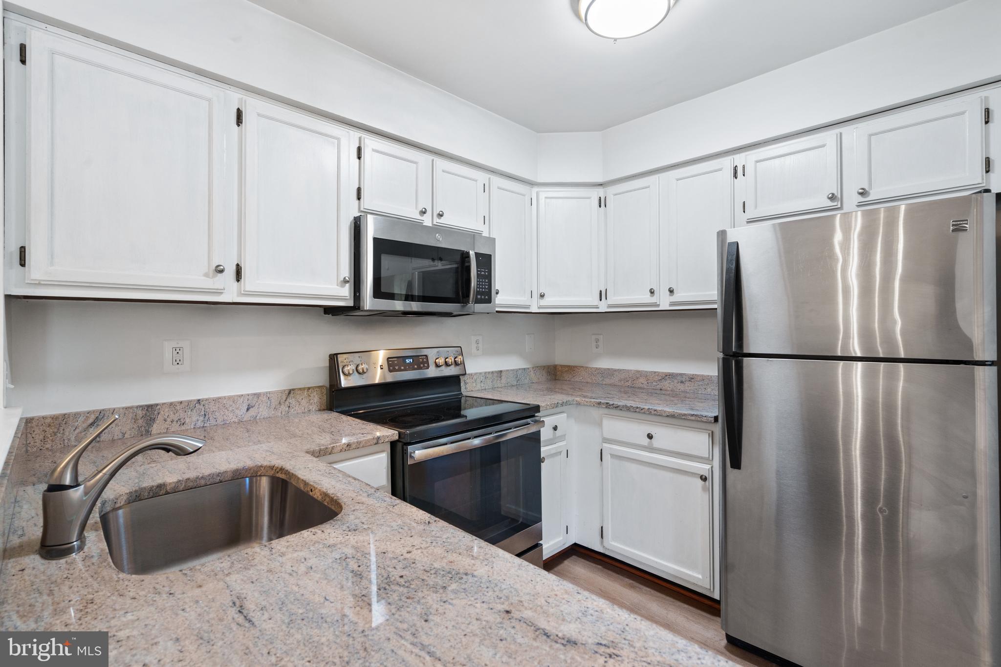 7811 Harrowgate Cir #6