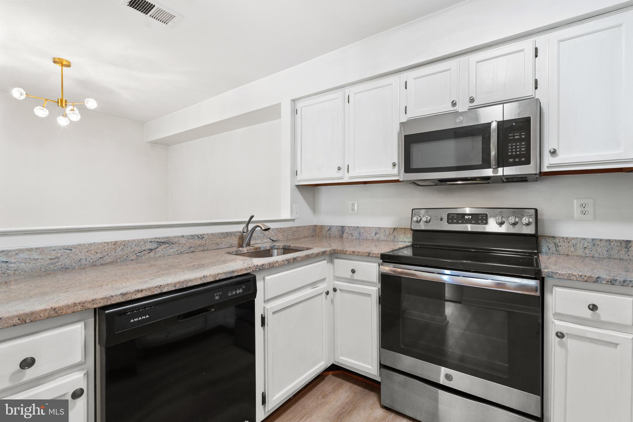 7811 Harrowgate Cir #6