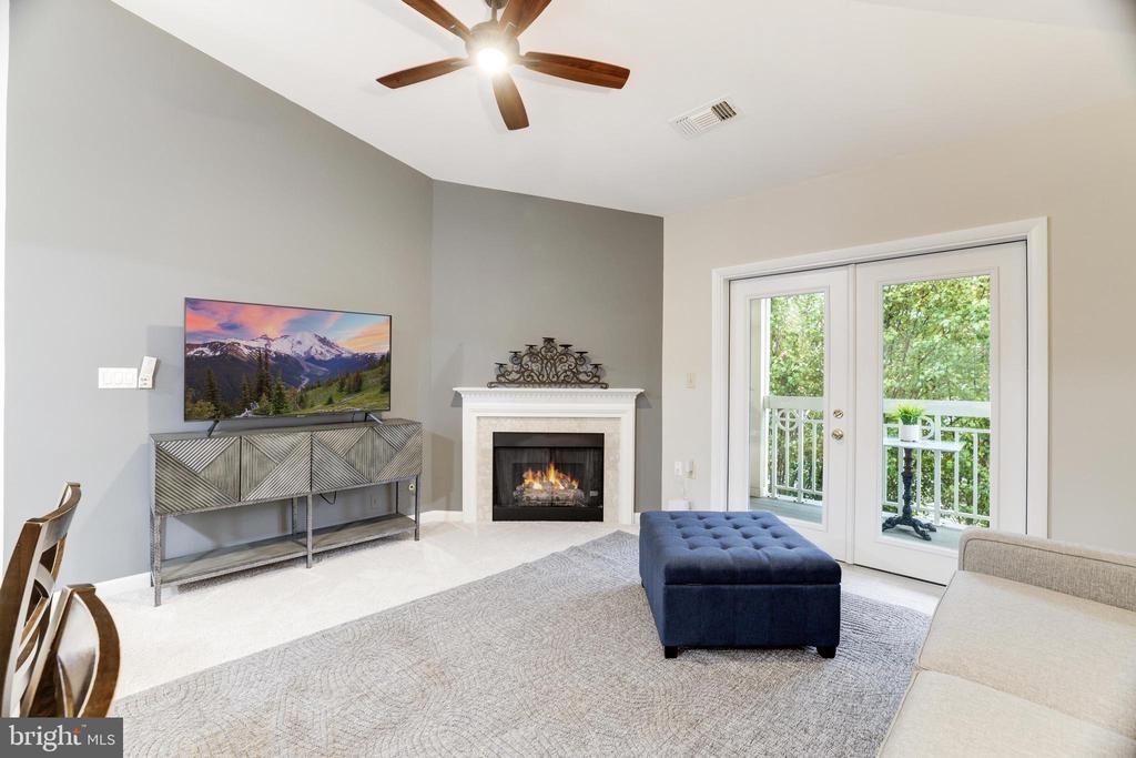 12915 Alton Sq #413