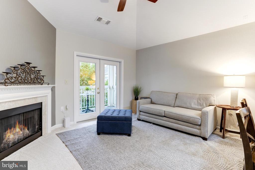 12915 Alton Sq #413