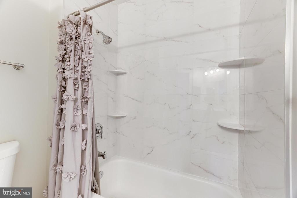 12915 Alton Sq #413
