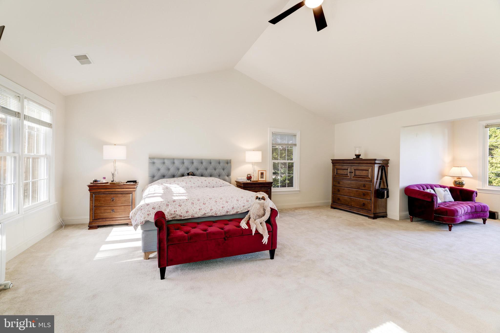 4810 BRADDOCK KNOLL WAY