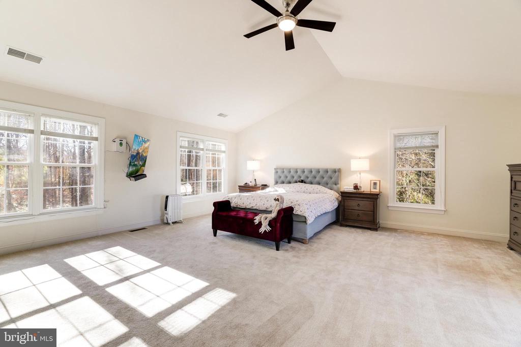 4810 BRADDOCK KNOLL WAY