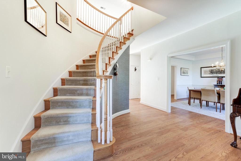 4810 BRADDOCK KNOLL WAY