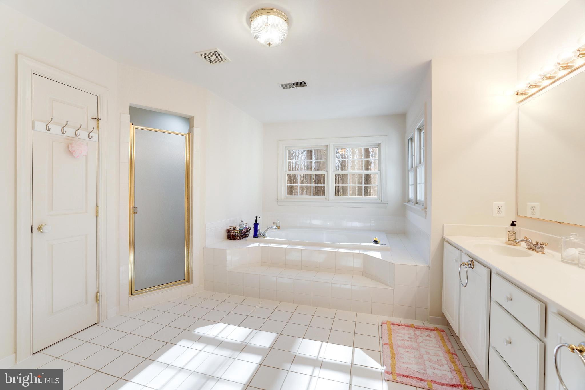 4810 BRADDOCK KNOLL WAY