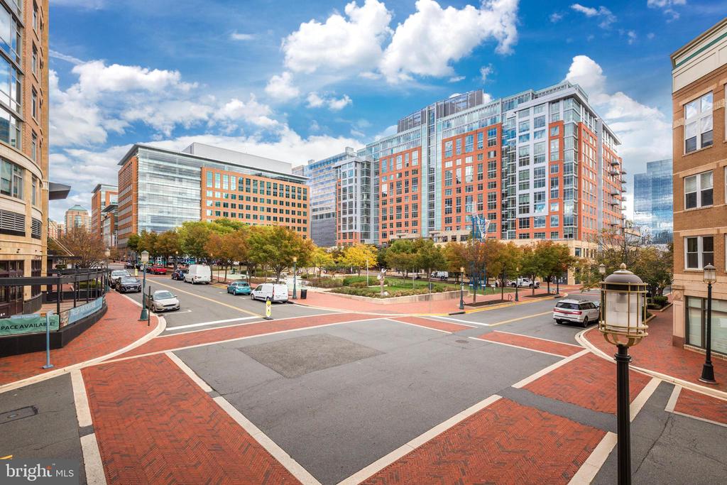 12000 Market St #266