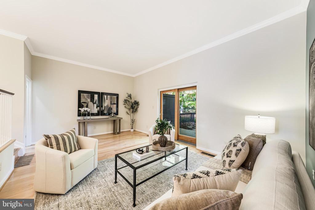2165 Golf Course Dr
