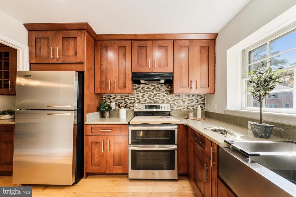 2165 Golf Course Dr