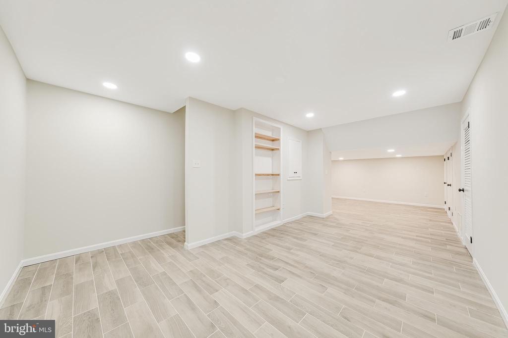 2165 Golf Course Dr