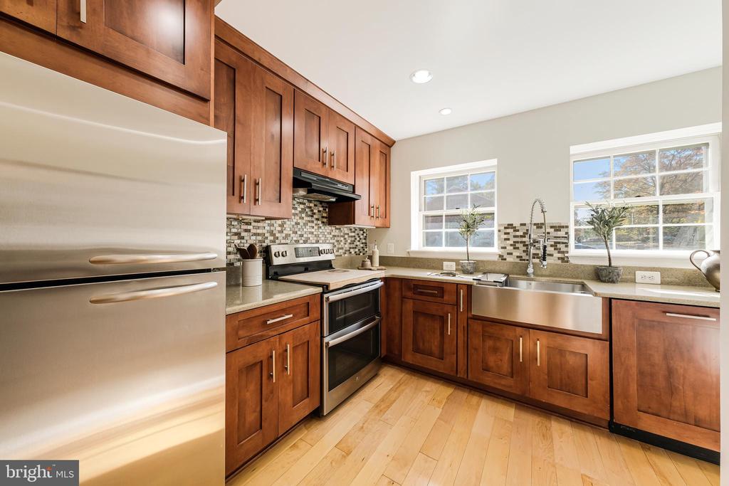 2165 Golf Course Dr