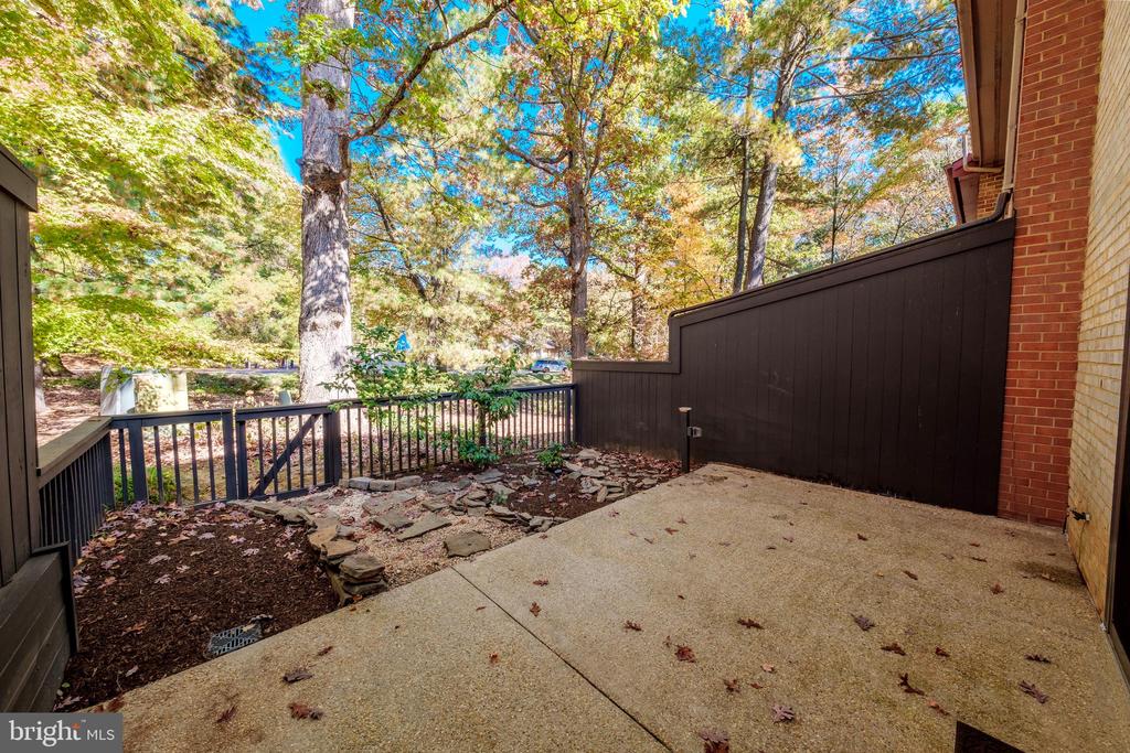 2165 Golf Course Dr