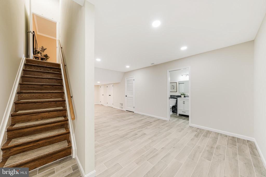 2165 Golf Course Dr