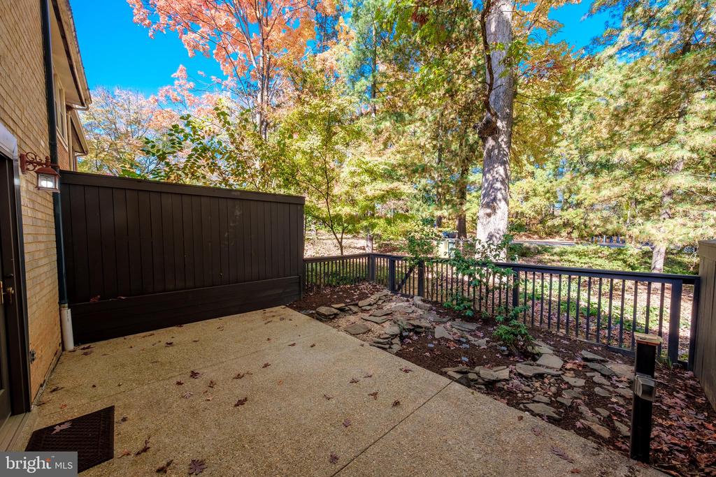 2165 Golf Course Dr