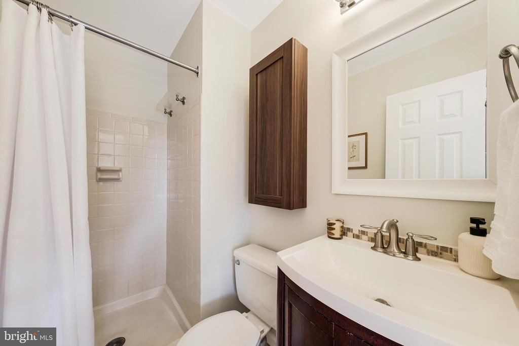 2165 Golf Course Dr
