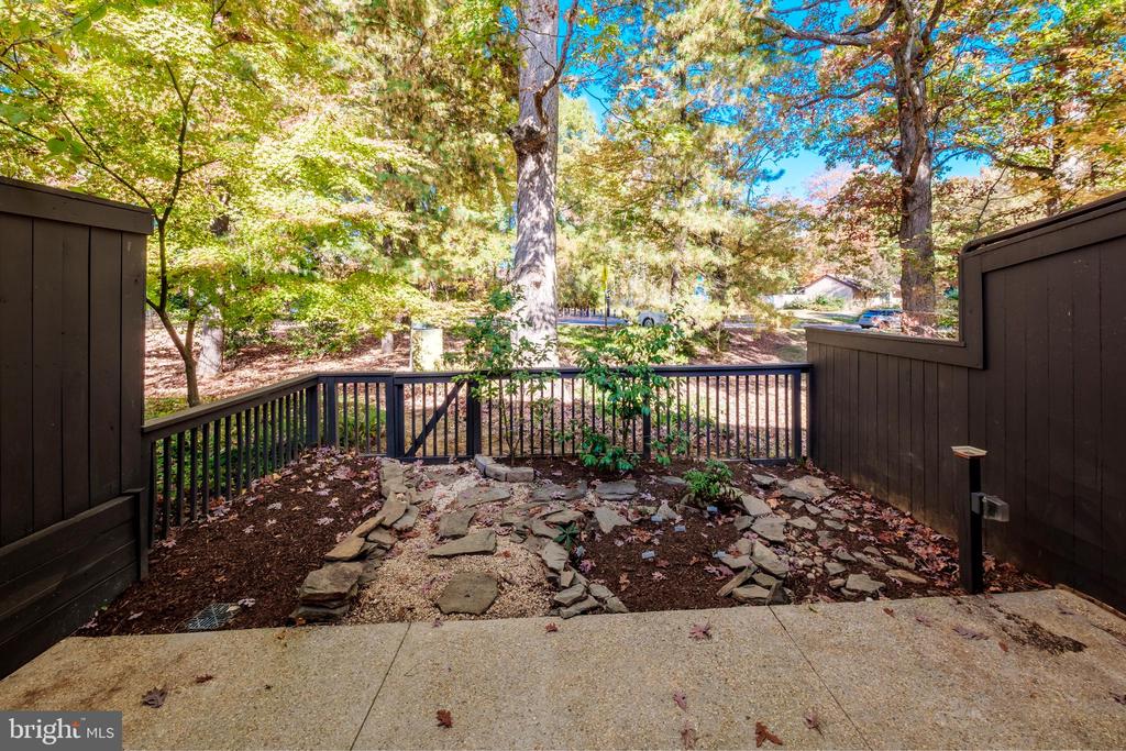 2165 Golf Course Dr