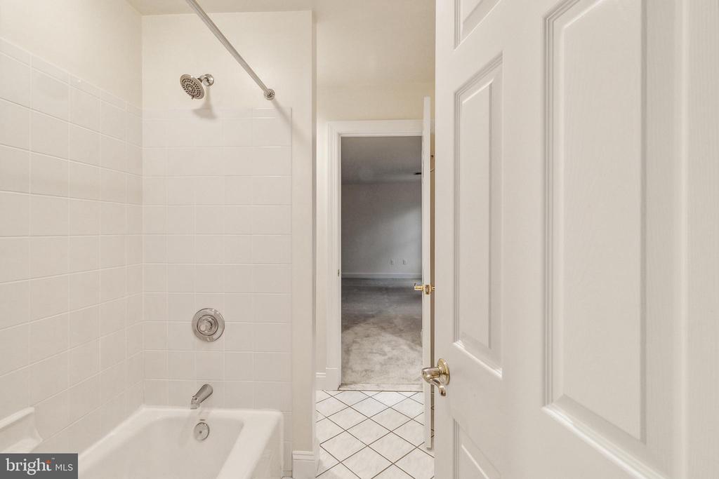 2527 HUNTER MILL RD