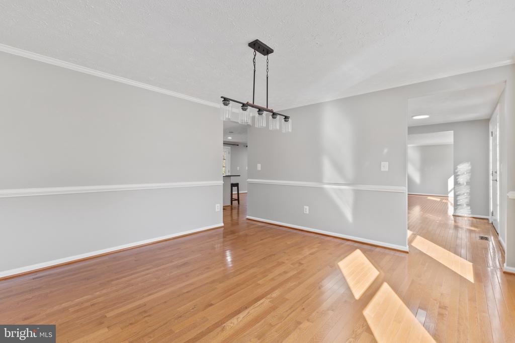 2329 Darius Ln