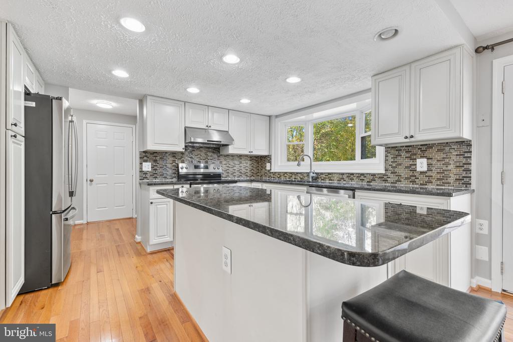 2329 Darius Ln
