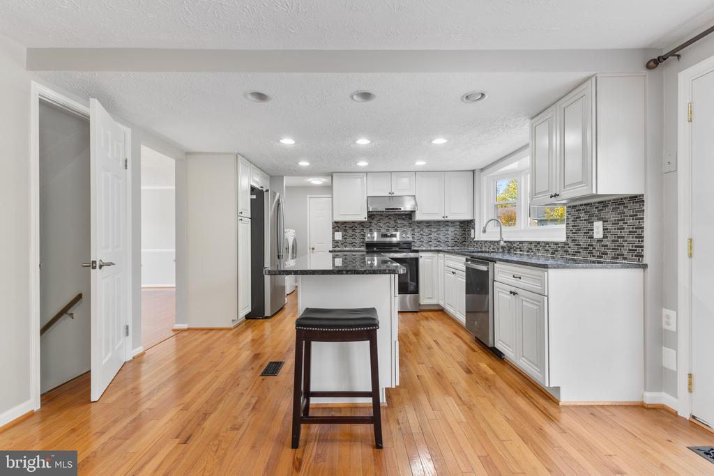 2329 Darius Ln