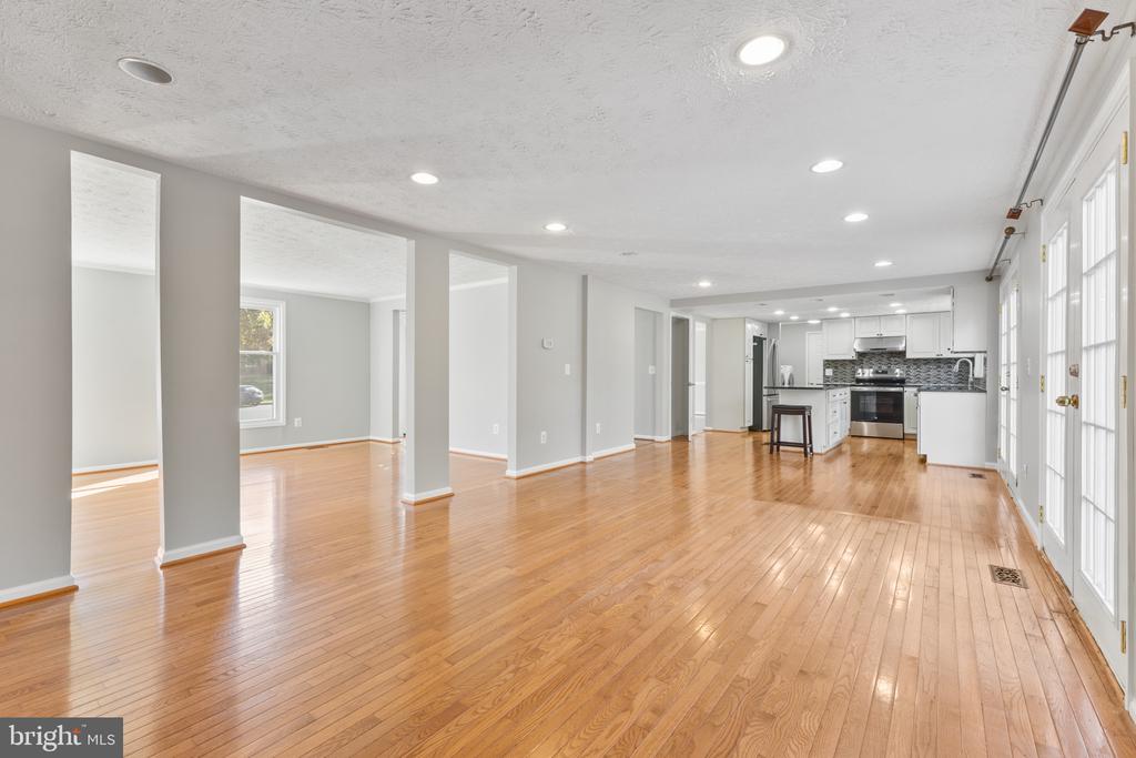2329 Darius Ln