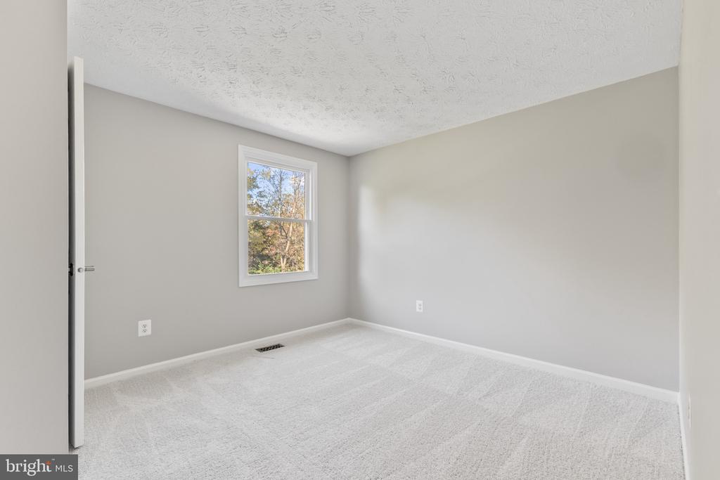 2329 Darius Ln