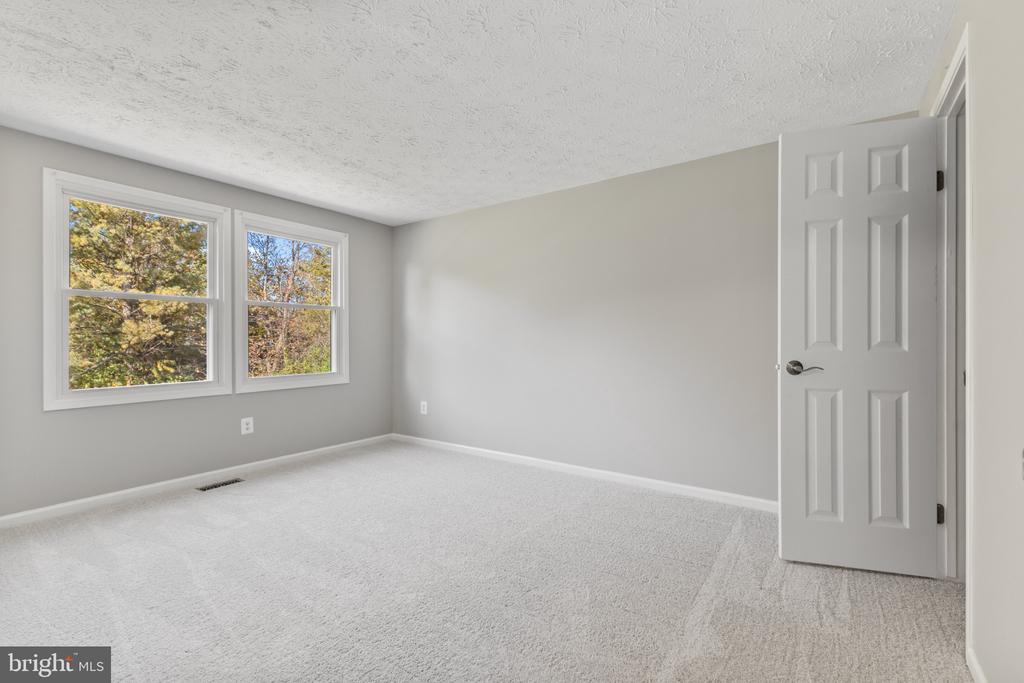 2329 Darius Ln