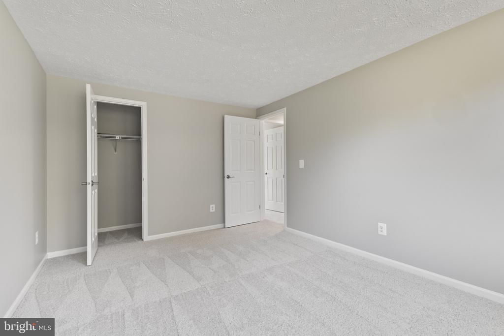 2329 Darius Ln