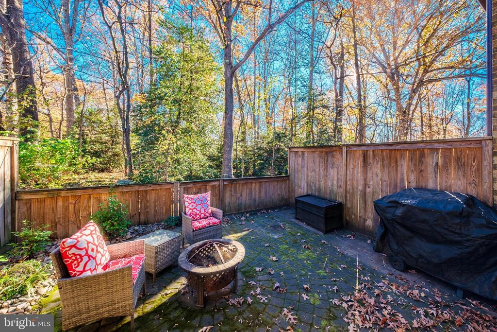 2066 Headlands Cir