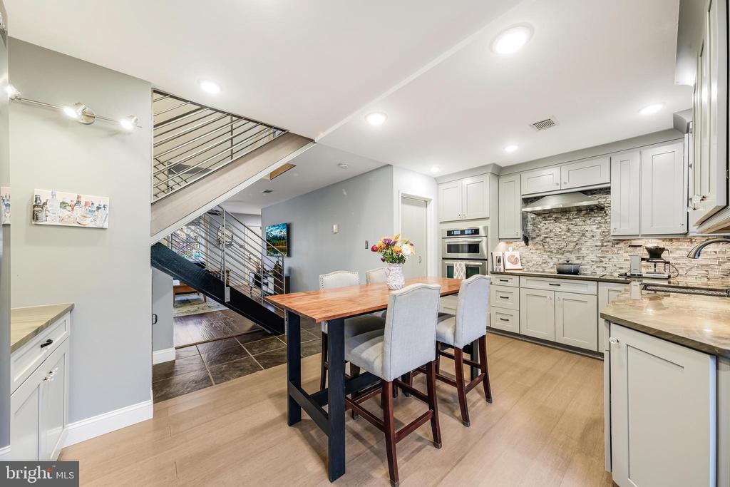 2066 Headlands Cir