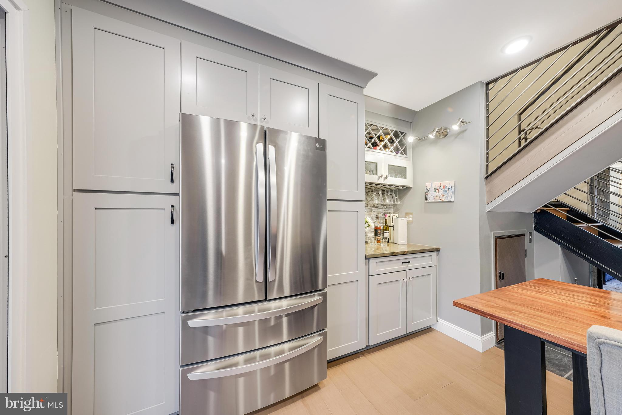 2066 Headlands Cir