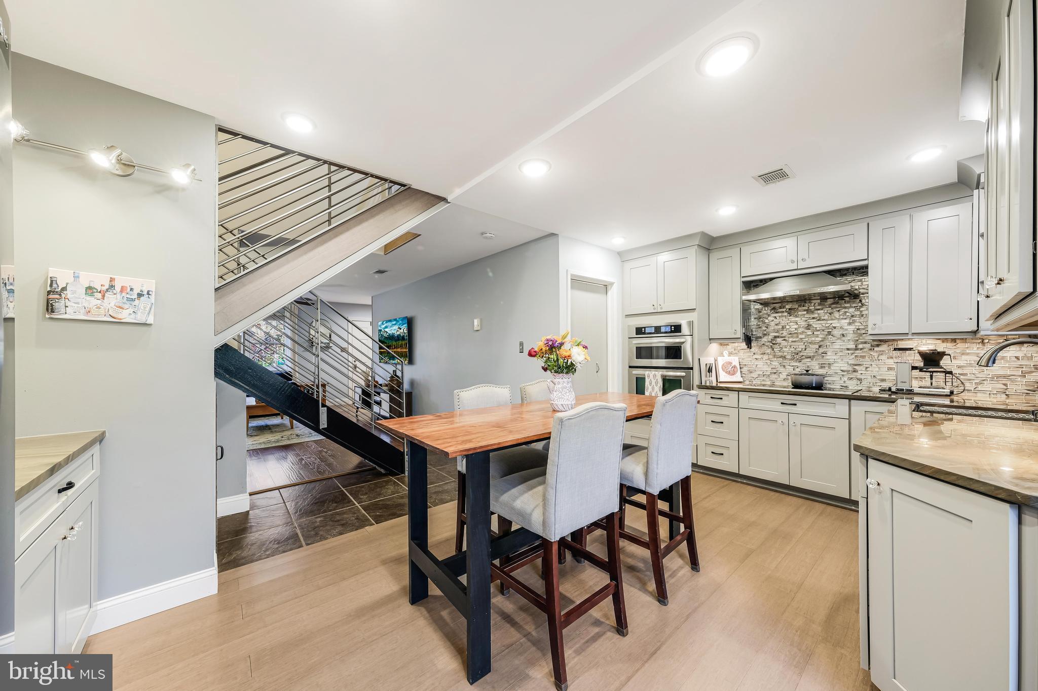 2066 Headlands Cir