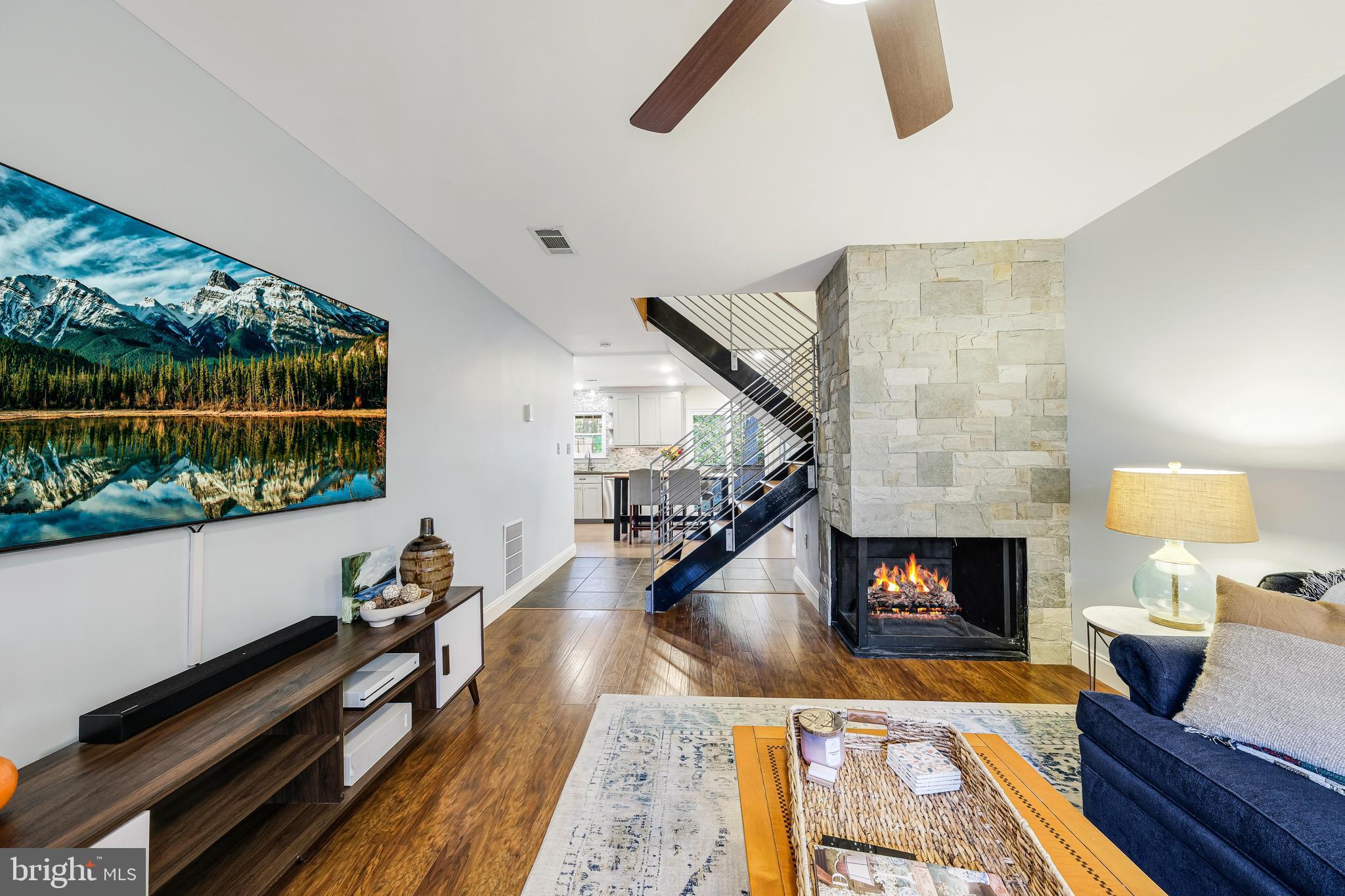 2066 Headlands Cir