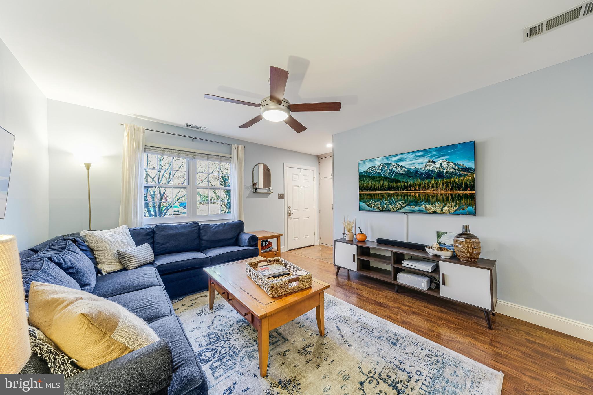 2066 Headlands Cir