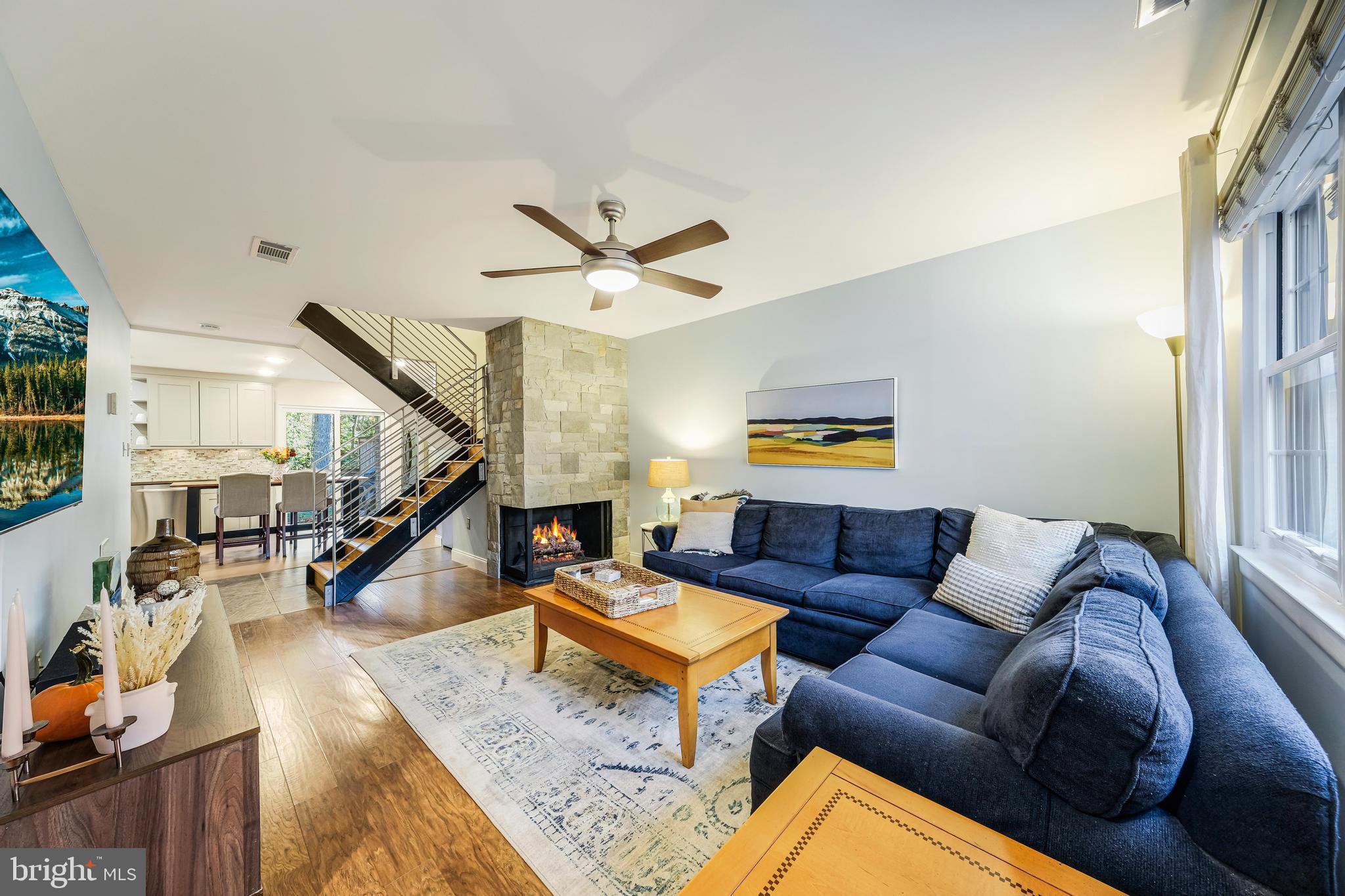 2066 Headlands Cir