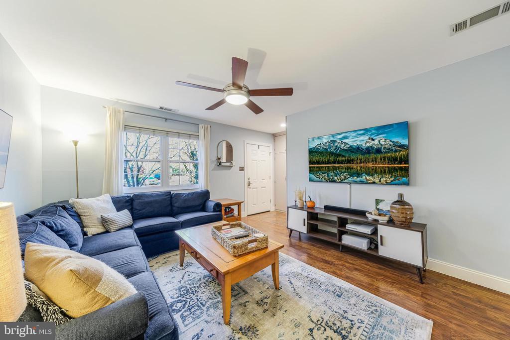 2066 Headlands Cir