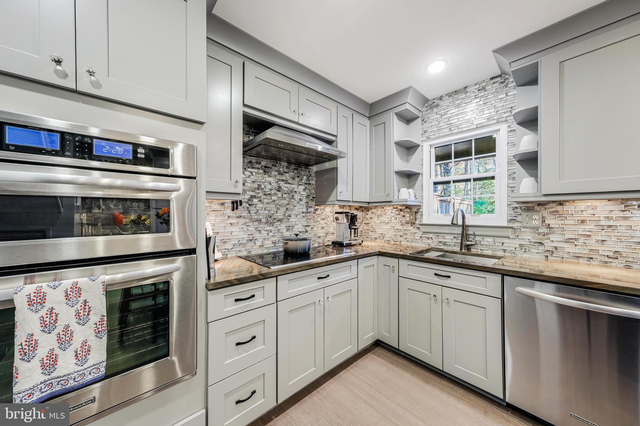 2066 Headlands Cir