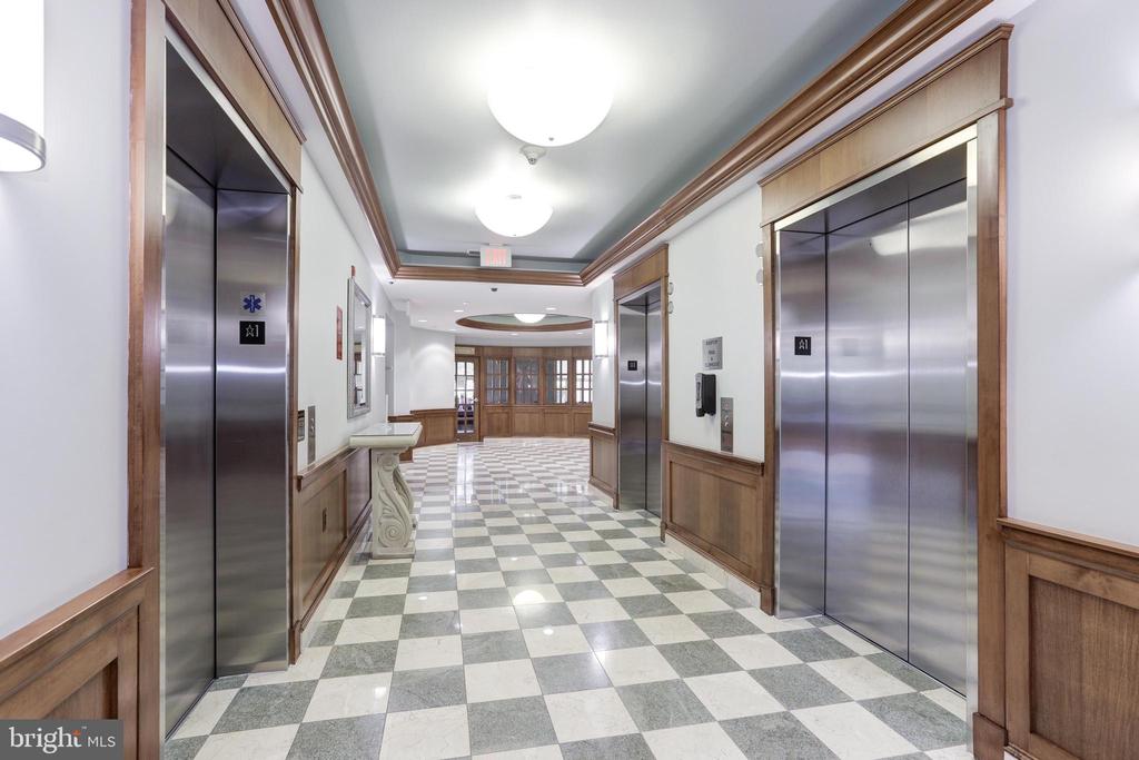 11800 Sunset Hills Rd #203