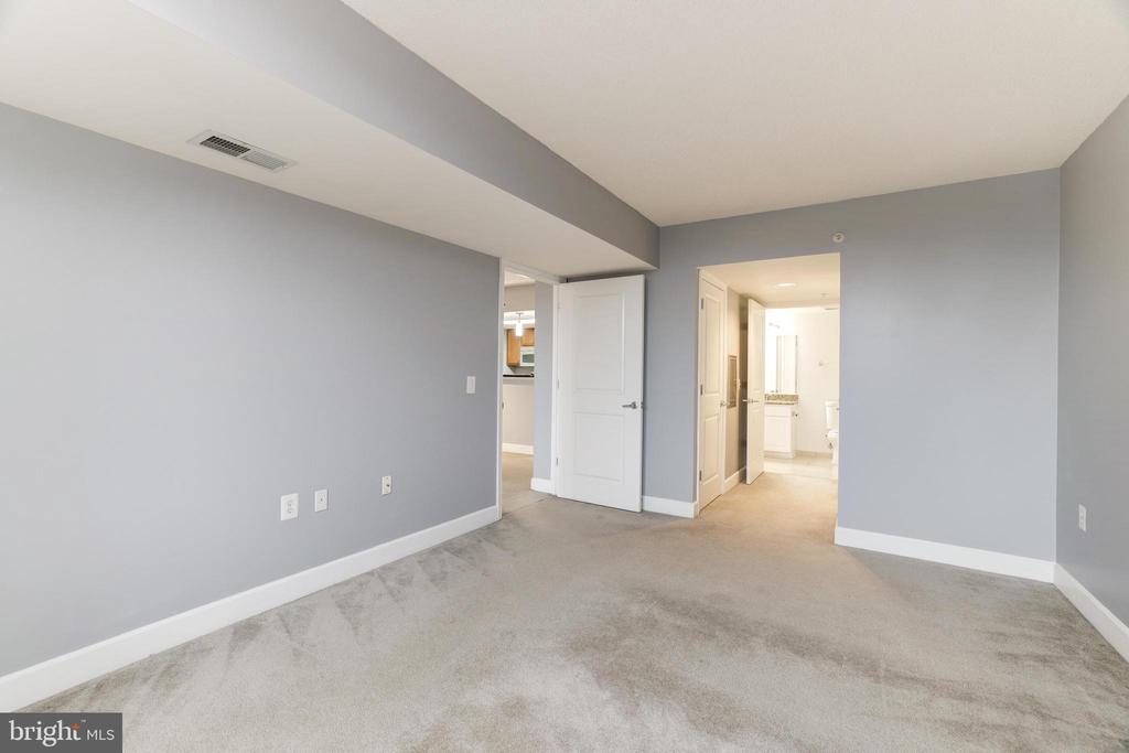 11800 Sunset Hills Rd #203