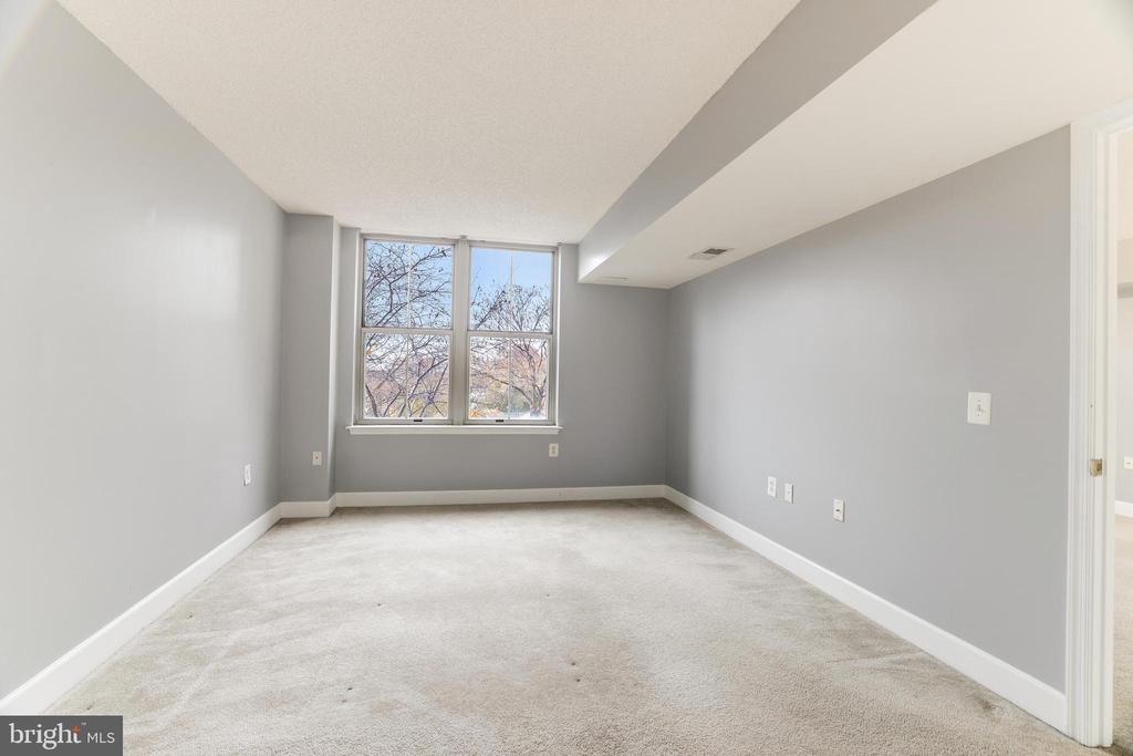 11800 Sunset Hills Rd #203