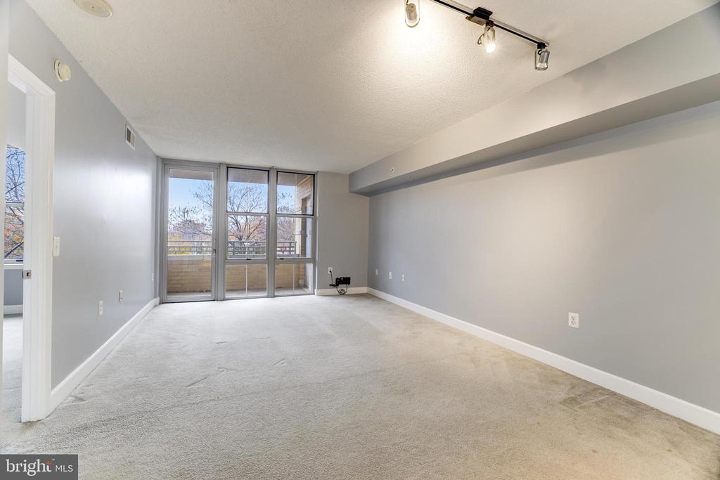 11800 Sunset Hills Rd #203
