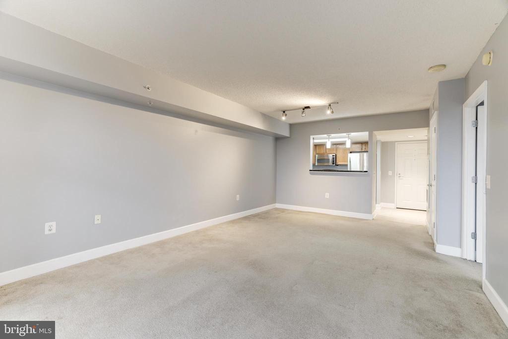 11800 Sunset Hills Rd #203